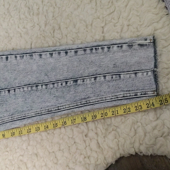 FOREVER 21 High-rise Acid Wash Rhinestone Buckle Jeans - Picture 11 of 13